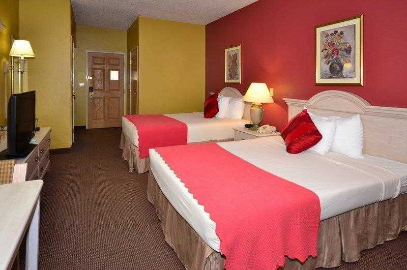 Best Western Plus Des Moines West Inn & Suites Clive Стая снимка