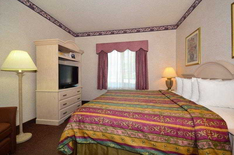 Best Western Plus Des Moines West Inn & Suites Clive Стая снимка