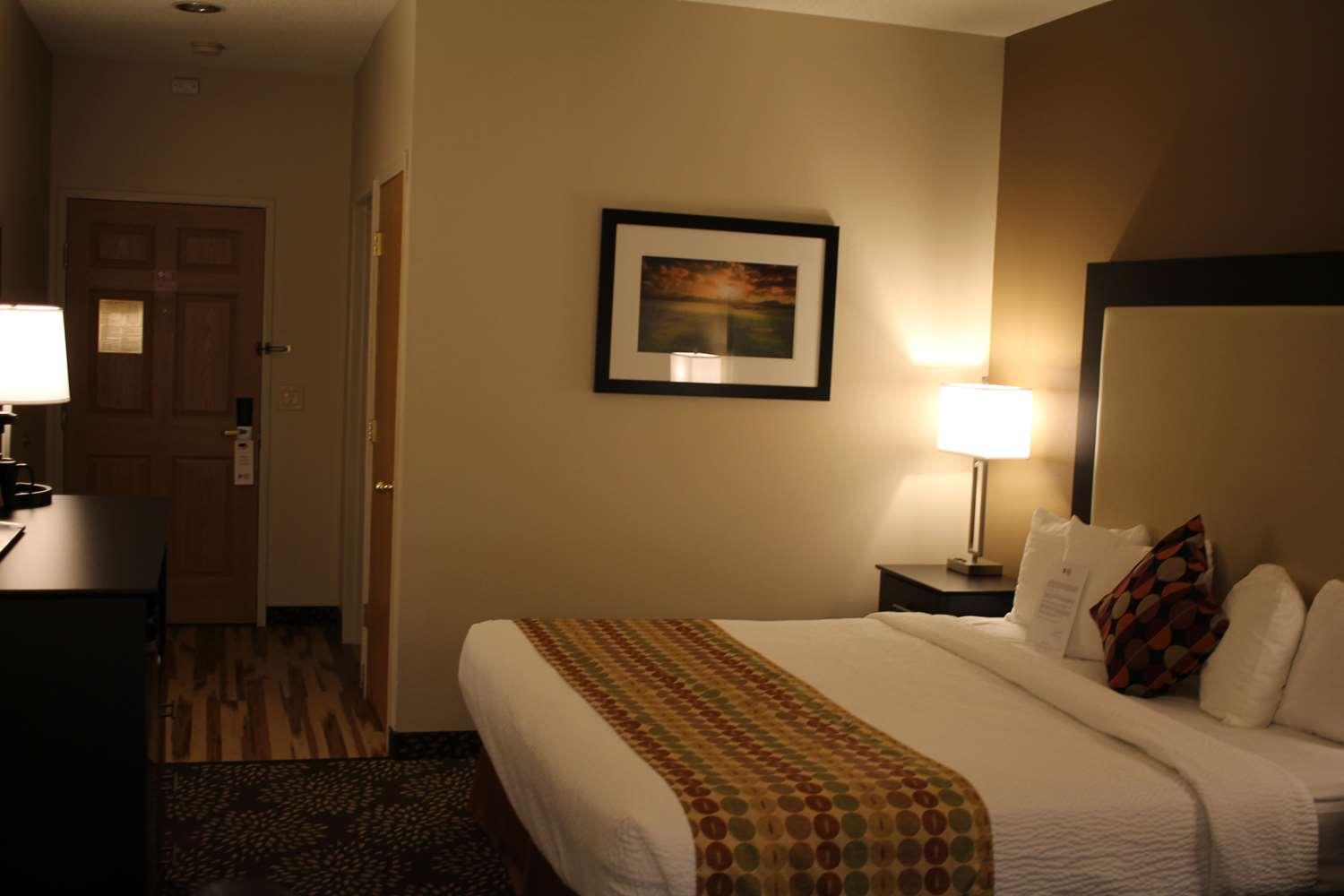 Best Western Plus Des Moines West Inn & Suites Clive Екстериор снимка
