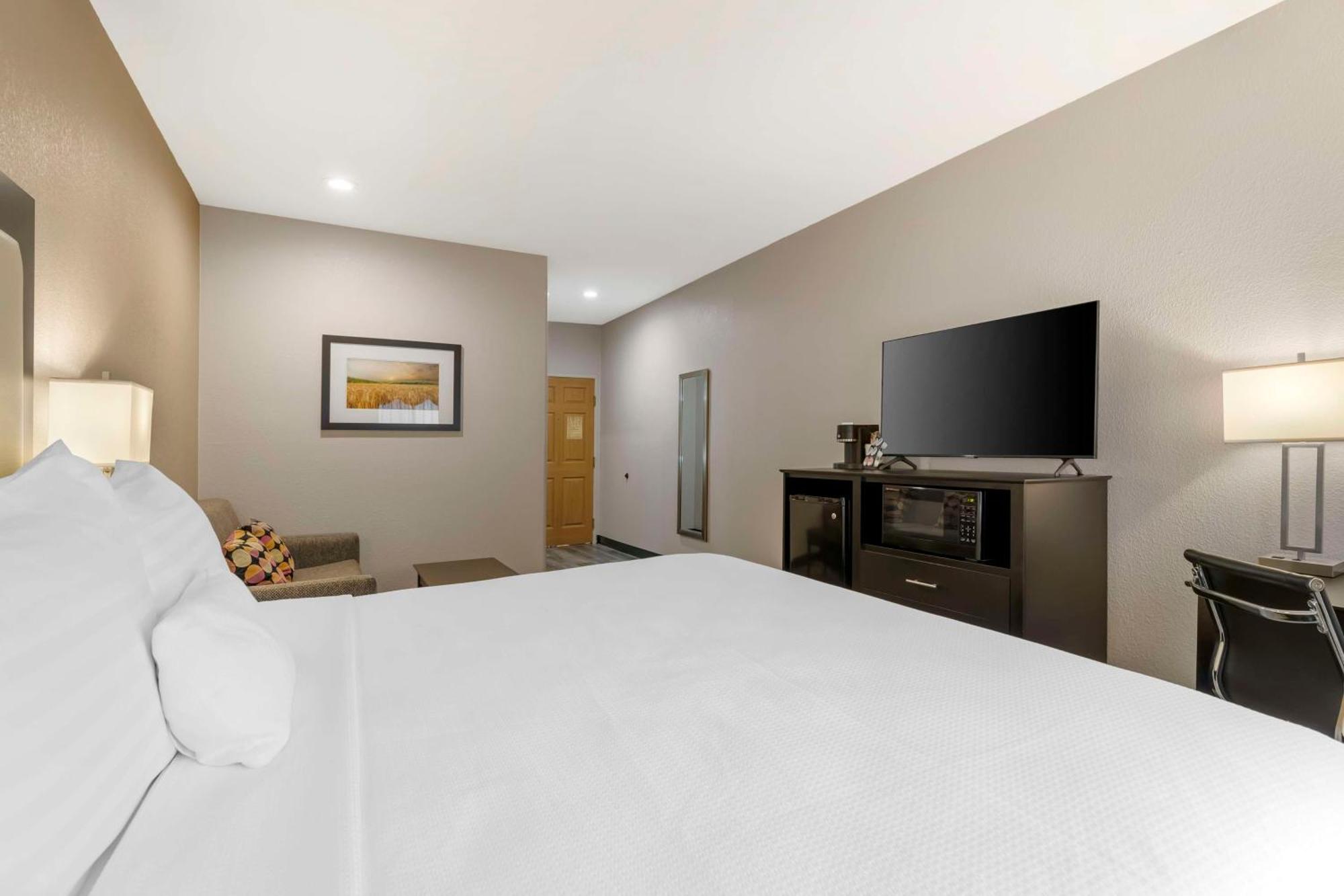 Best Western Plus Des Moines West Inn & Suites Clive Екстериор снимка