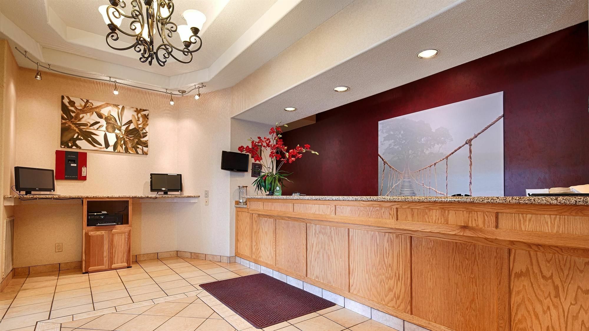Best Western Plus Des Moines West Inn & Suites Clive Екстериор снимка