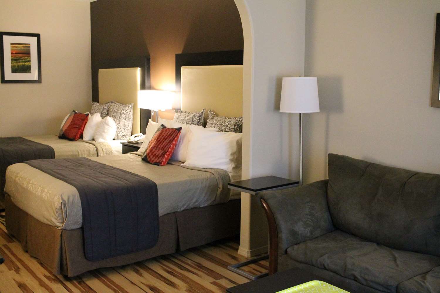 Best Western Plus Des Moines West Inn & Suites Clive Екстериор снимка