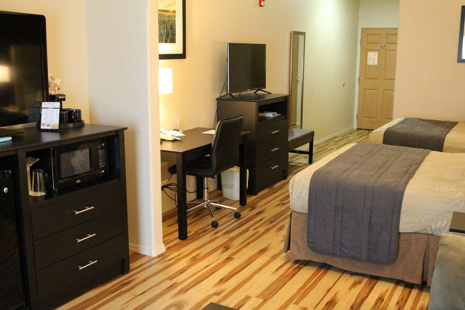 Best Western Plus Des Moines West Inn & Suites Clive Екстериор снимка